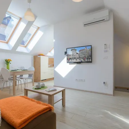 Апартаменты Old Town First Floor